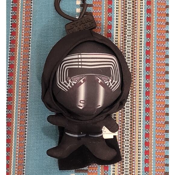 Lot of 5 Star Wars Keychain Lot Pre-owned Loose Disney Plush Toys Action Figure - Picture 5 of 6